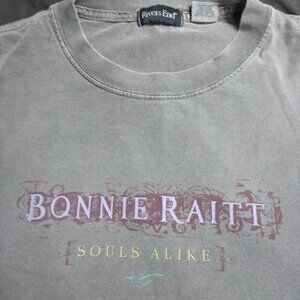 Vintage Bonnie Raitt Souls Alike Tour 2005 T-Shirt